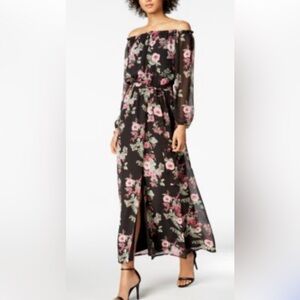 Nine West
Floral-Print Off-The-Shoulder Maxi (romantic) Dress